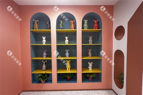 张家口玛格牙博士口腔医院展示柜