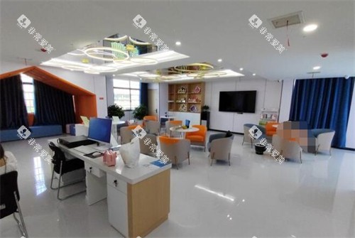 宜春高安口腔医院等候区