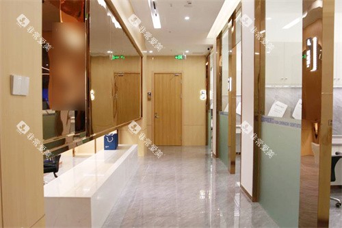 安吉复大中齿口腔走廊环境