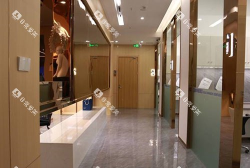 安吉复大中齿口腔走廊环境图