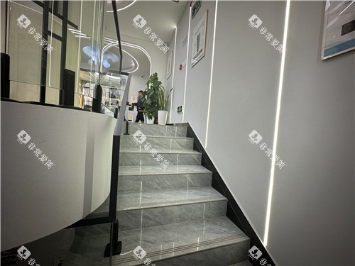 咸宁牙舒乐口腔楼梯间环境