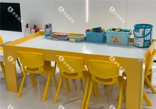 成都马泷齿科儿童玩具桌