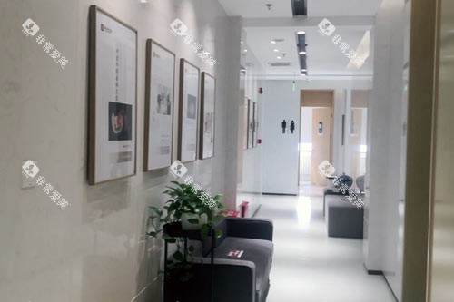 北京美冠塔口腔酒仙桥店等候区