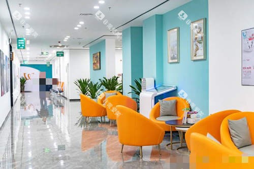 佛山万国口腔候诊区