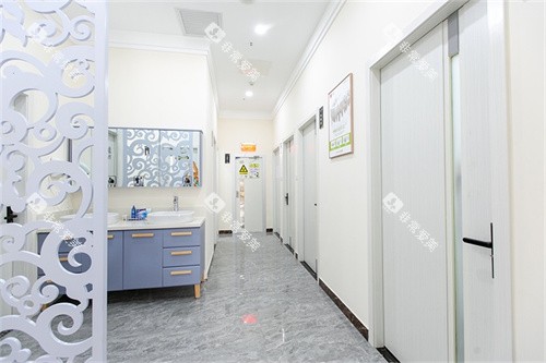 天津河西明心口腔诊疗区走廊