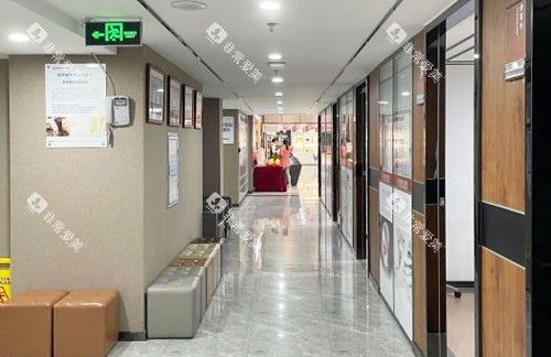 深圳宝城口腔走廊环境实拍图