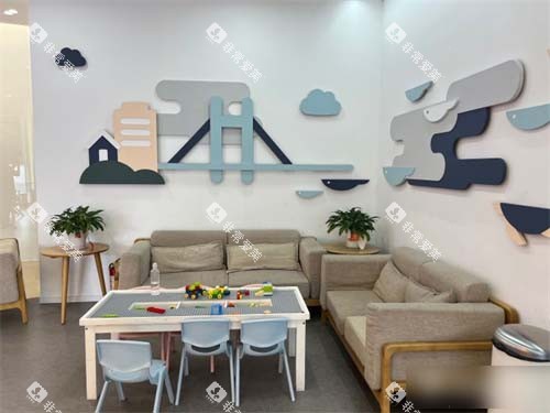 福州海狸家口腔门诊部爱琴海购物公园店候诊区