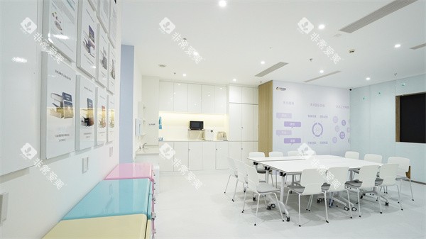 北京禾禾口腔（怡和门诊）等待区环境一角