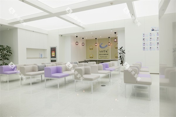 北京禾禾口腔怡和门诊大厅一览 北京禾禾口腔怡和门诊大厅一览