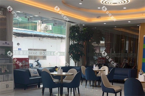 广州三仁口腔大厅休息区