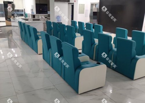 日照微笑口腔大厅等候区环境 日照微笑口腔大厅等候区环境