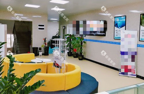 柳州牙医生口腔大厅休息区