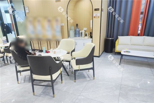 合肥卓雅口腔大厅休息区 合肥卓雅口腔大厅休息区