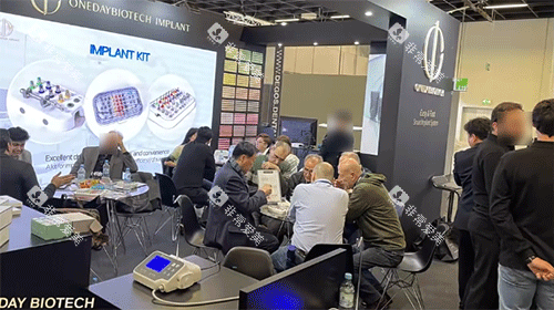 韩一种植牙参展照片