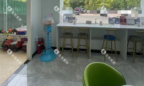 许昌钻叶口腔休闲区