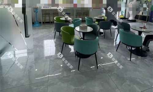 许昌钻叶口腔沙发休息区