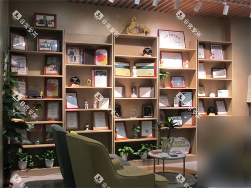 沈阳米兰口腔沈辽路店休息区