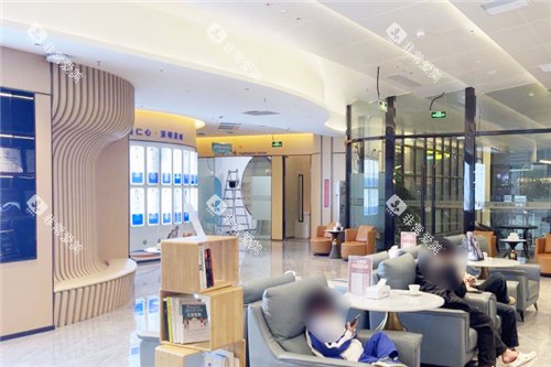深圳尔睦口腔大厅休息区