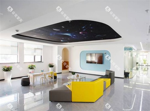 宁波北仑禾睦口腔医院候诊室